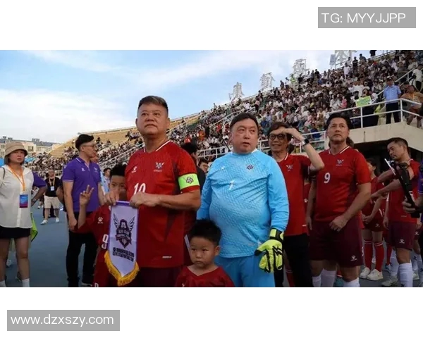 帅气足球明星激情献唱国歌展现爱国情怀与运动精神